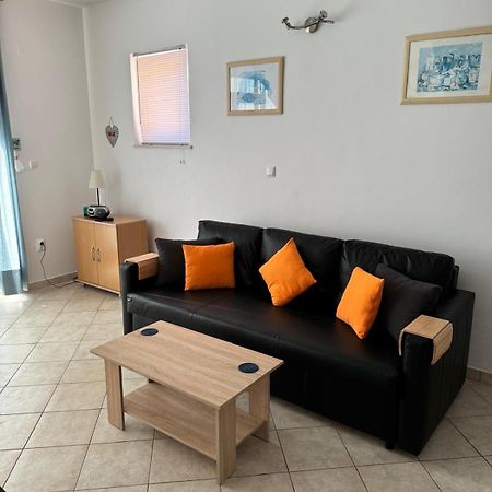 Lovely Split Level Apartment With Sea View, Pool, Free Parking And Wifi Cavtat Extérieur photo