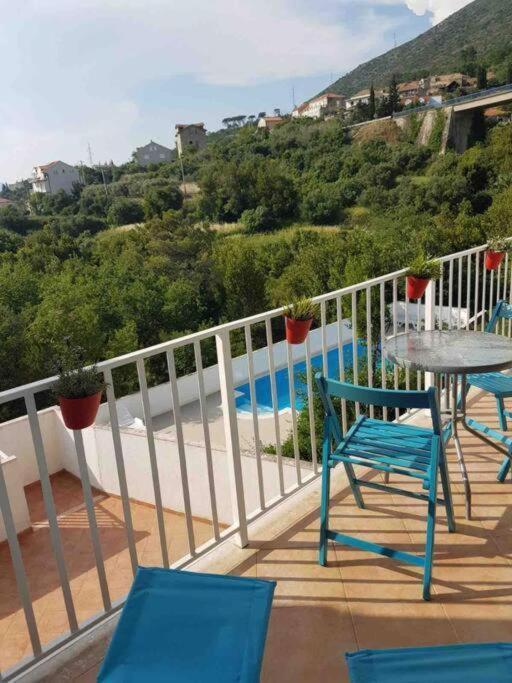 Lovely Split Level Apartment With Sea View, Pool, Free Parking And Wifi Cavtat Extérieur photo