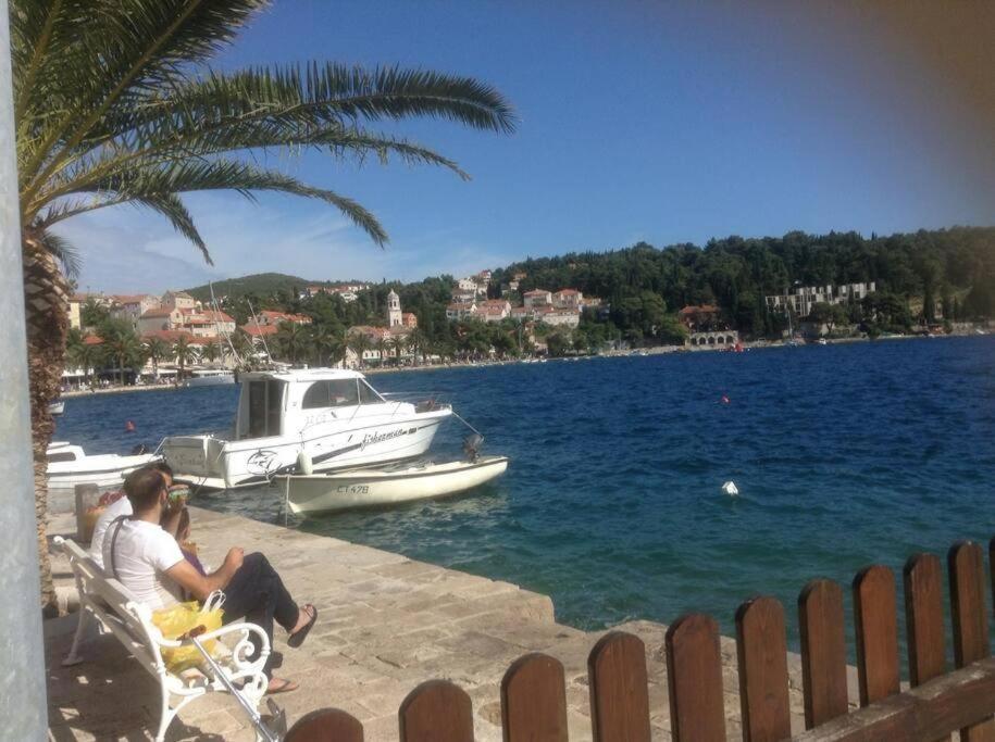 Lovely Split Level Apartment With Sea View, Pool, Free Parking And Wifi Cavtat Extérieur photo